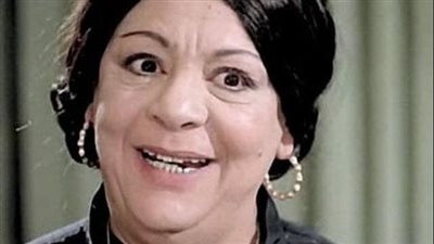 من هى الفنانة التى دست لها زميلتها السمرفى كوب الشاى؟