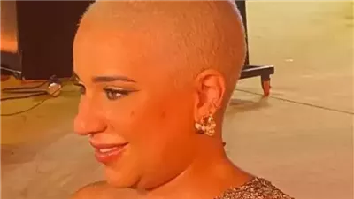 حلقت شعرها واختلفت مع والدها.. أسما شريف منير وإثارة الجدل