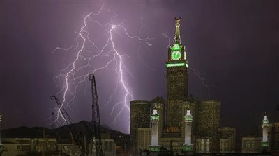 السعودية تط١لق الإنذا١ر الأحمر بمنطقة مكة المكرمة.. وتحذ٦ر